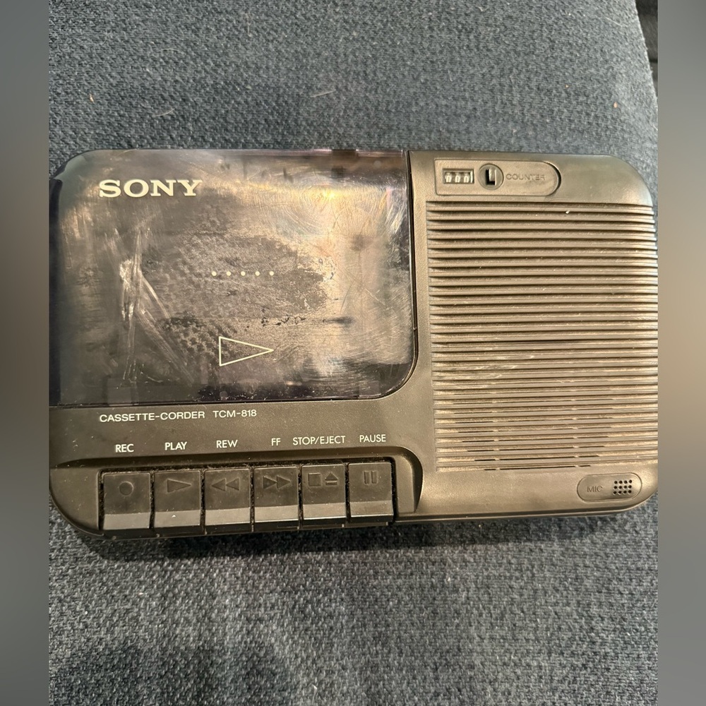Sony Cassette Corder‎ TCM-818 Tape Player/Recorder